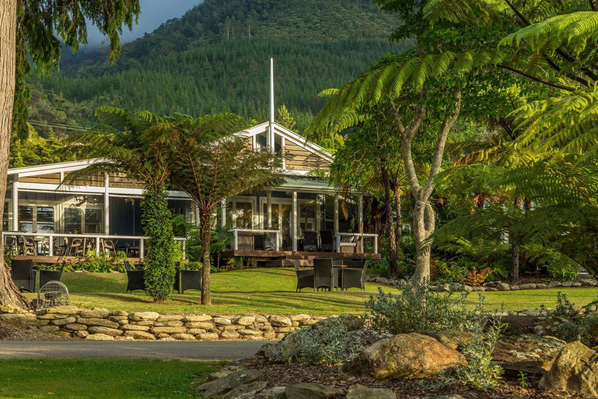 Raetihi Lodge Kenepuru Sounds 外观 照片